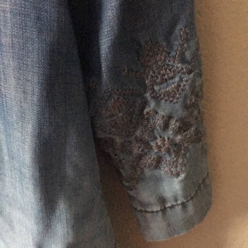 Chicos Ombré Chambray Jacket - Picture 4 of 5